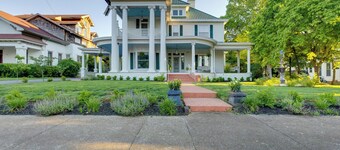 Walk to The Square! Historic Lawrenceburg Home