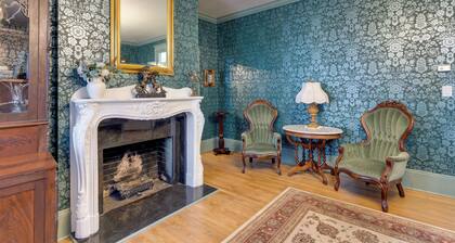 Walk to The Square! Historic Lawrenceburg Home