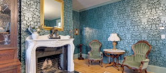 Walk to The Square! Historic Lawrenceburg Home
