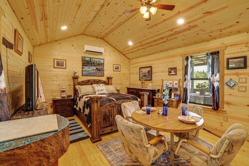 Romantic Wine Country Cabin Near Fredericksburg