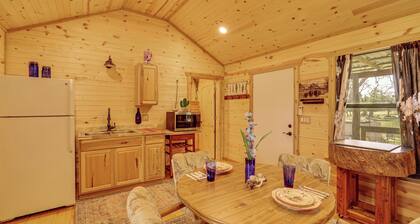 Romantic Wine Country Cabin Near Fredericksburg
