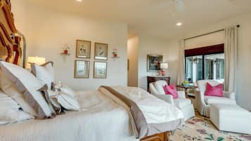 House (5 Bedrooms) | Interior