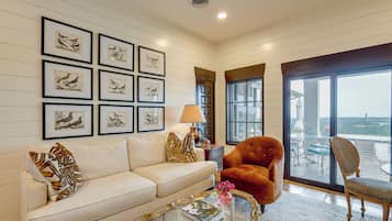 House (5 Bedrooms) | Interior