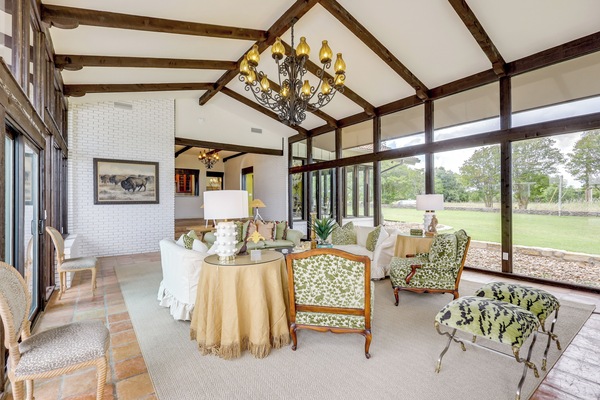 House (5 Bedrooms) | Interior
