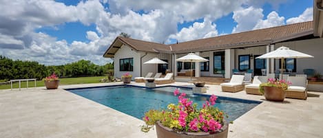 House (5 Bedrooms) | Front of property