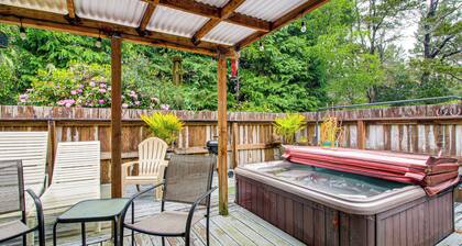 1 Mi to Beach! Lush Florence Retreat w/ Sunroom