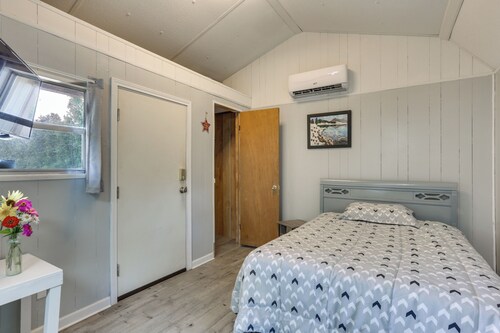 Peaceful Gulf Coast Getaway: 3 Mi to Boat Ramp!