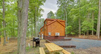 Stunning Views! 3-cabin Retreat on 400-acre Farm