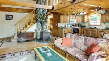 House (2 Bedrooms) | Interior