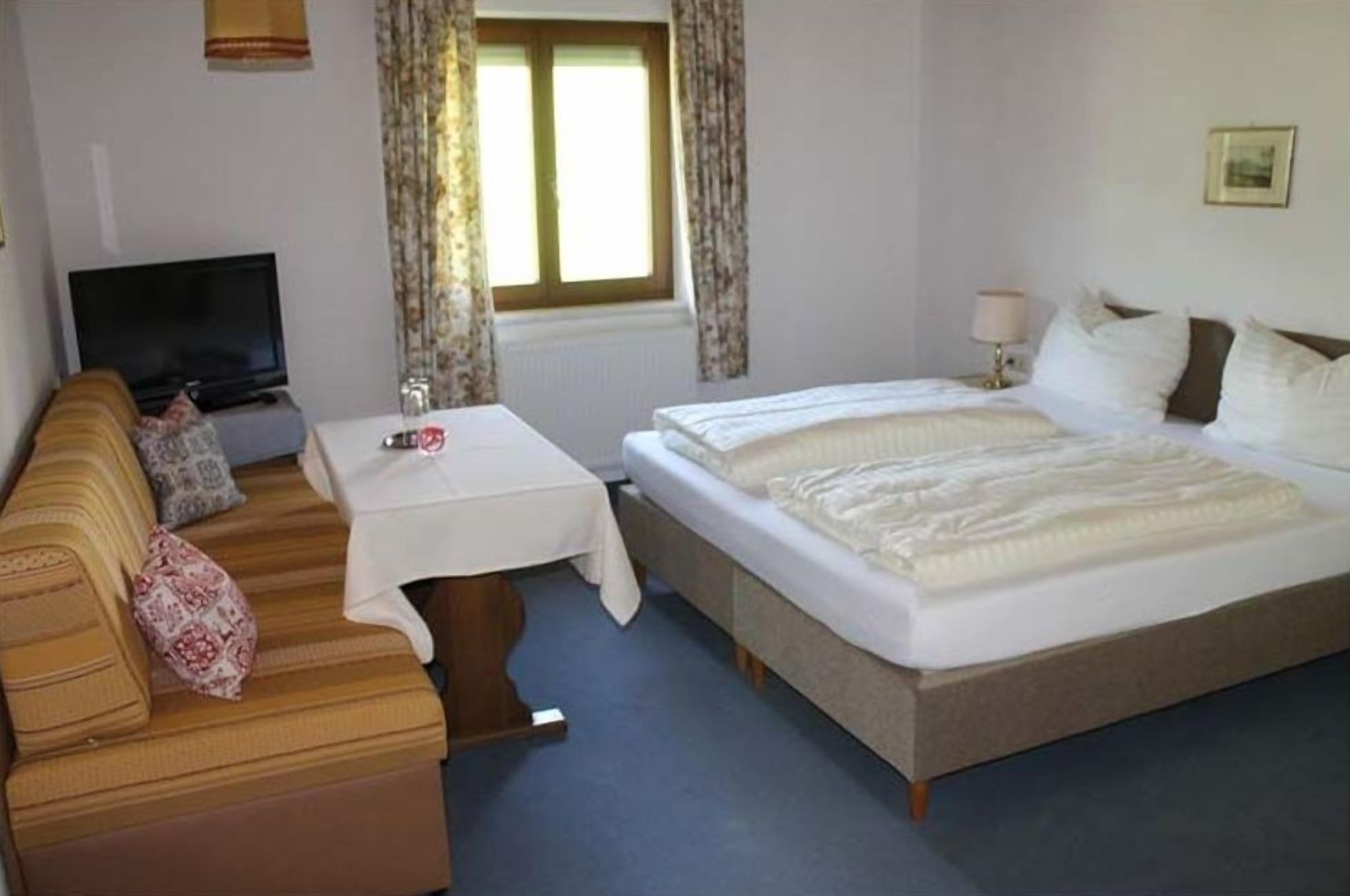 Doppelzimmer Ohne Balkon 1 - Landhaus Meingast - Attersee