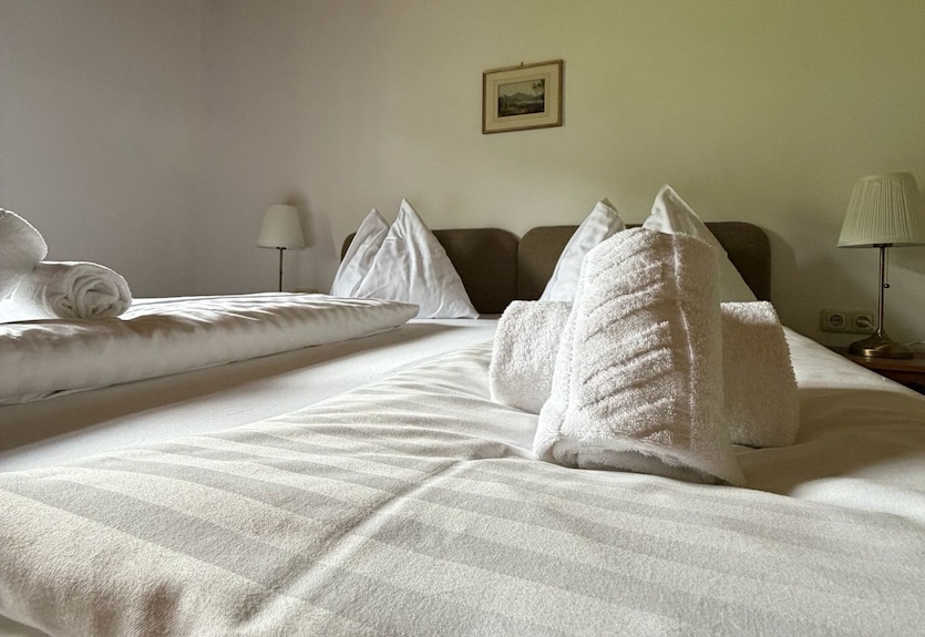 Doppelzimmer Ohne Balkon 2 - Landhaus Meingast - Mondsee