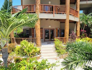 Exterior detail - Indigo Belize 4A- welcome in the island breeze and relax in tropical paradise (San Pedro Town)