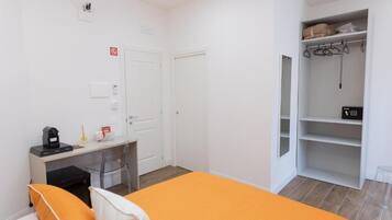 Quarto casal luxo, sacada, vista para a cidade | Cofres nos quartos, quartos à prova de som