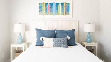 Desk, iron/ironing board, WiFi, bed sheets