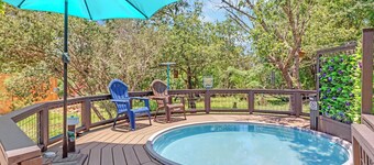Little Flower House | Heated Cowboy Pool, Fire Pit & Minutes to the Square
