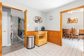 House | 5 bedrooms, Internet - Lusby 5BD Family Home With Private Beach Access (Lusby)