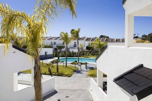 Property grounds - ESTEPONA SUNSETS - BRAND-NEW MODERN 3-BEDROOM APARTMENT (Estepona)
