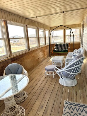 Unclassified image, 4 of 19, button - Charming 3-bedroom oceanside cottage in Kitty Hawk (Kitty Hawk)