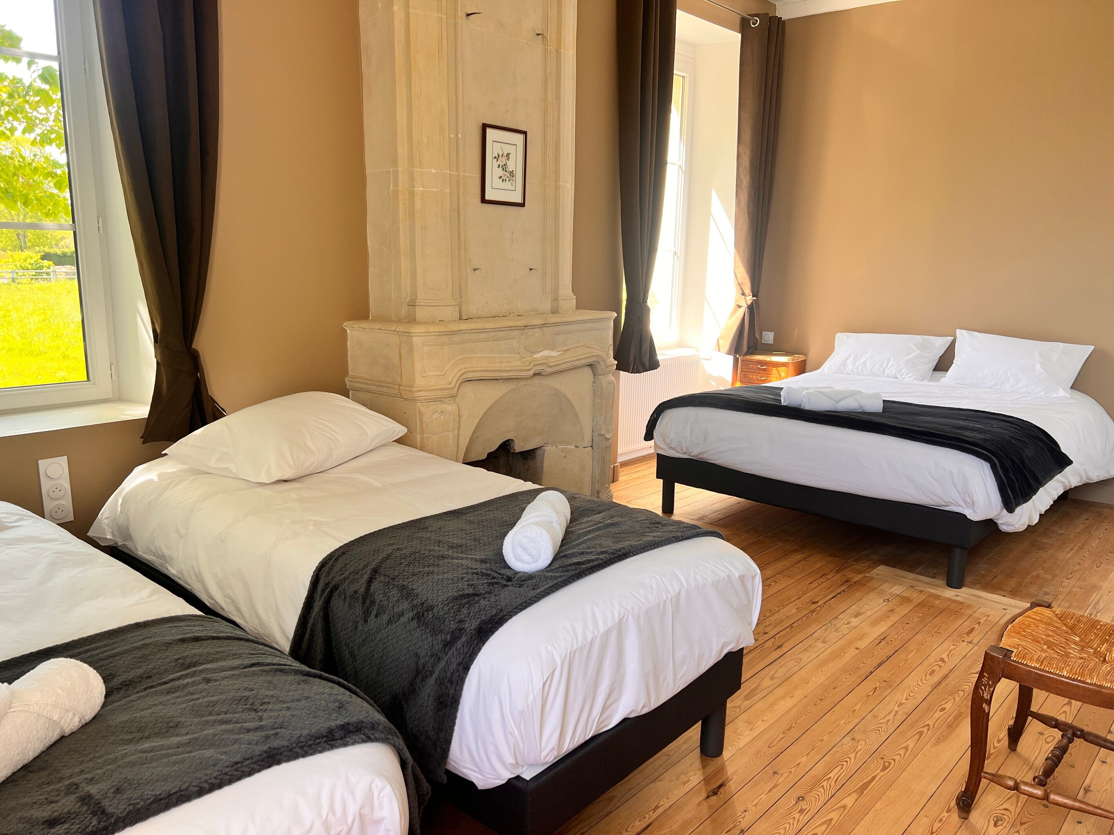 Iron/ironing board, WiFi, bed sheets
