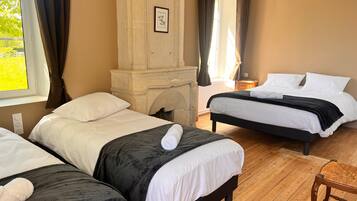 Iron/ironing board, WiFi, bed sheets