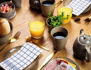 Kontinental frukost varje dag mot avgift