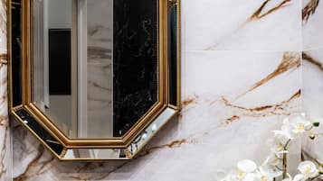 Standard Double Room | Bathroom | Free toiletries, hair dryer, bidet, towels