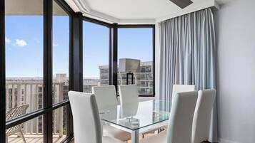Departamento, 2 habitaciones | Restaurantes