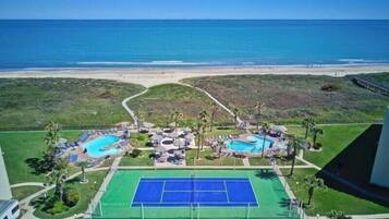 Apartment, 2 Bedrooms | Sport court