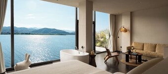 Antu Liuting Pillow Sea Full Ocean View