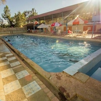 3 piscinas externas