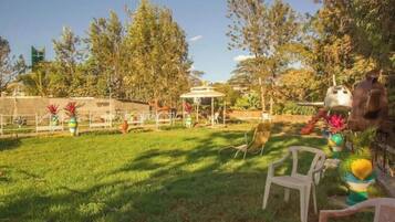Deluxe Double or Twin Room, Garden View | Children’s area
