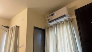 Ảnh chưa phân loại, 3 trong số 19 ảnh, nút
