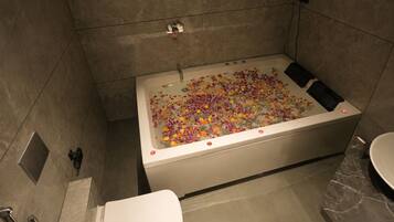 Superior Room | Desk, free WiFi, bed sheets