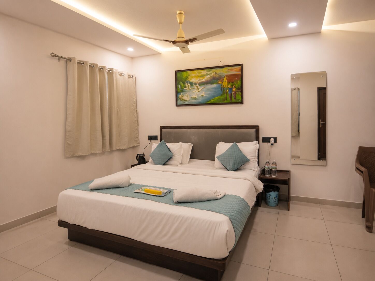 Habitación superior | Escritorio, wifi gratis y ropa de cama 