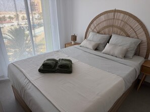 Room - Apartment 'La Manga Sunrise' with Shared Pool, Wi-Fi and Air Conditioning (Murcia)
