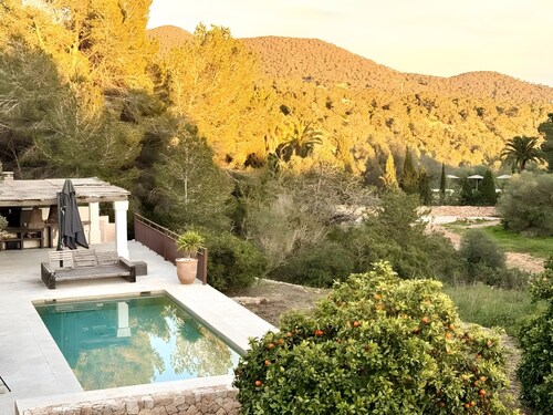 Villa 'Cas Berris' with Sea View, Wi-Fi and Air Conditioning