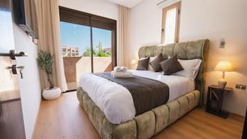 3 Schlafzimmer, Schreibtisch, Bügeleisen/Bügelbrett, Reisekinderbett