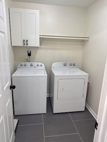 Cozy & Turnkey Vacation Getaway Home at 20 Rosebud
