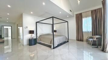 5 dormitorios, tabla de planchar con plancha, wifi gratis y ropa de cama