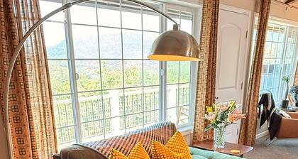 The Cary Grant Suite at Mountain Daddies B&B