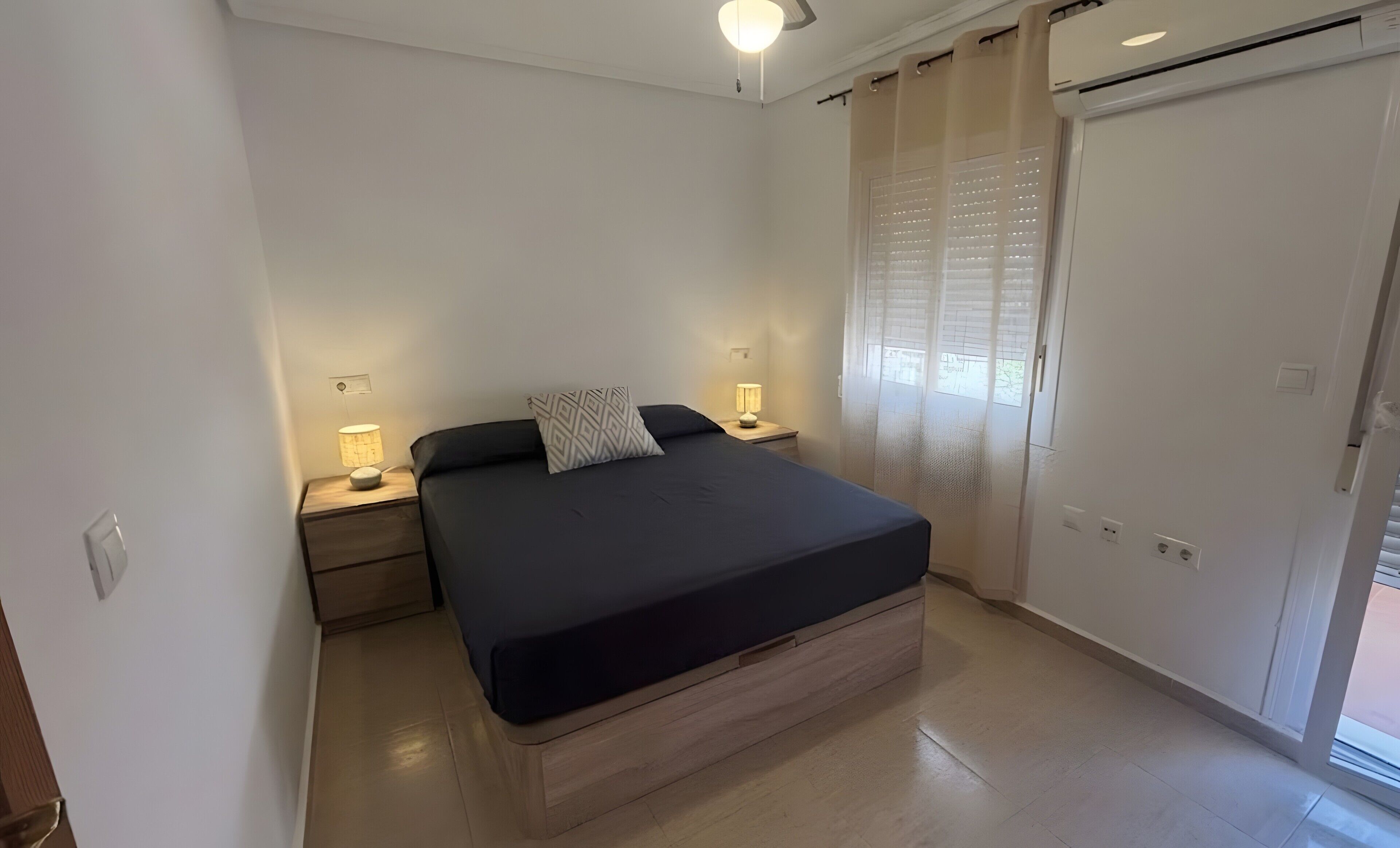 2 slaapkamers, een strijkplank/strijkijzer, wifi, beddengoed