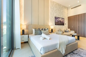In-room safe, iron/ironing board, free WiFi, bed sheets - Stylish Modern Studio with Community Views, Next to the Community Park (Dubai)