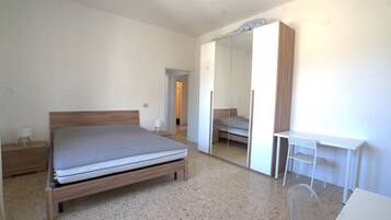 3 bedrooms, iron/ironing board