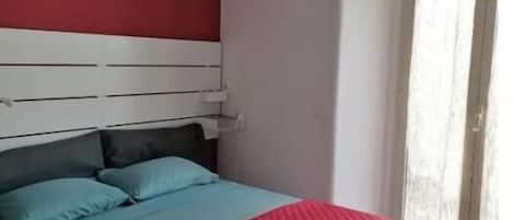Fer et planche à repasser, Wi-Fi, draps fournis