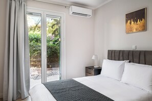 Duplex, 3 quartos, vista para o pátio | Ferros/tábuas de passar roupa, Wi-Fi de cortesia