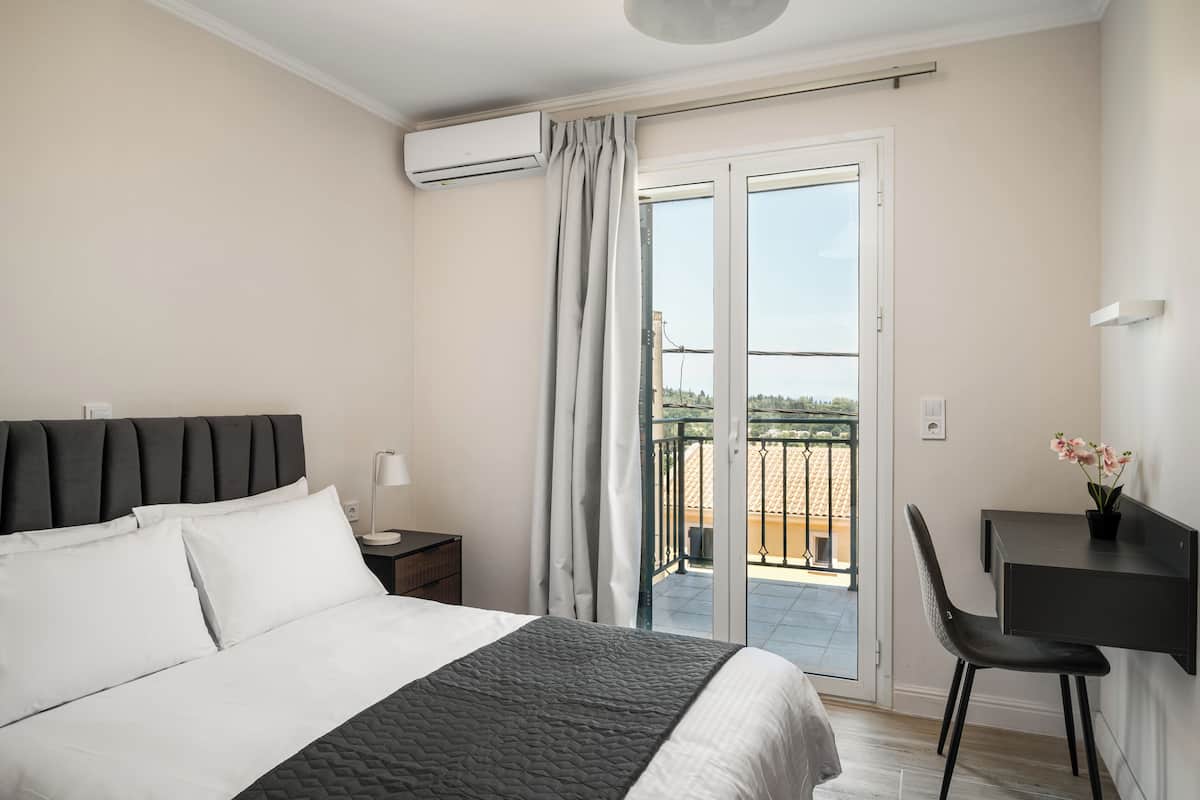 Superior Duplex, 3 Bedrooms, Hill View | Iron/ironing board, WiFi (free)