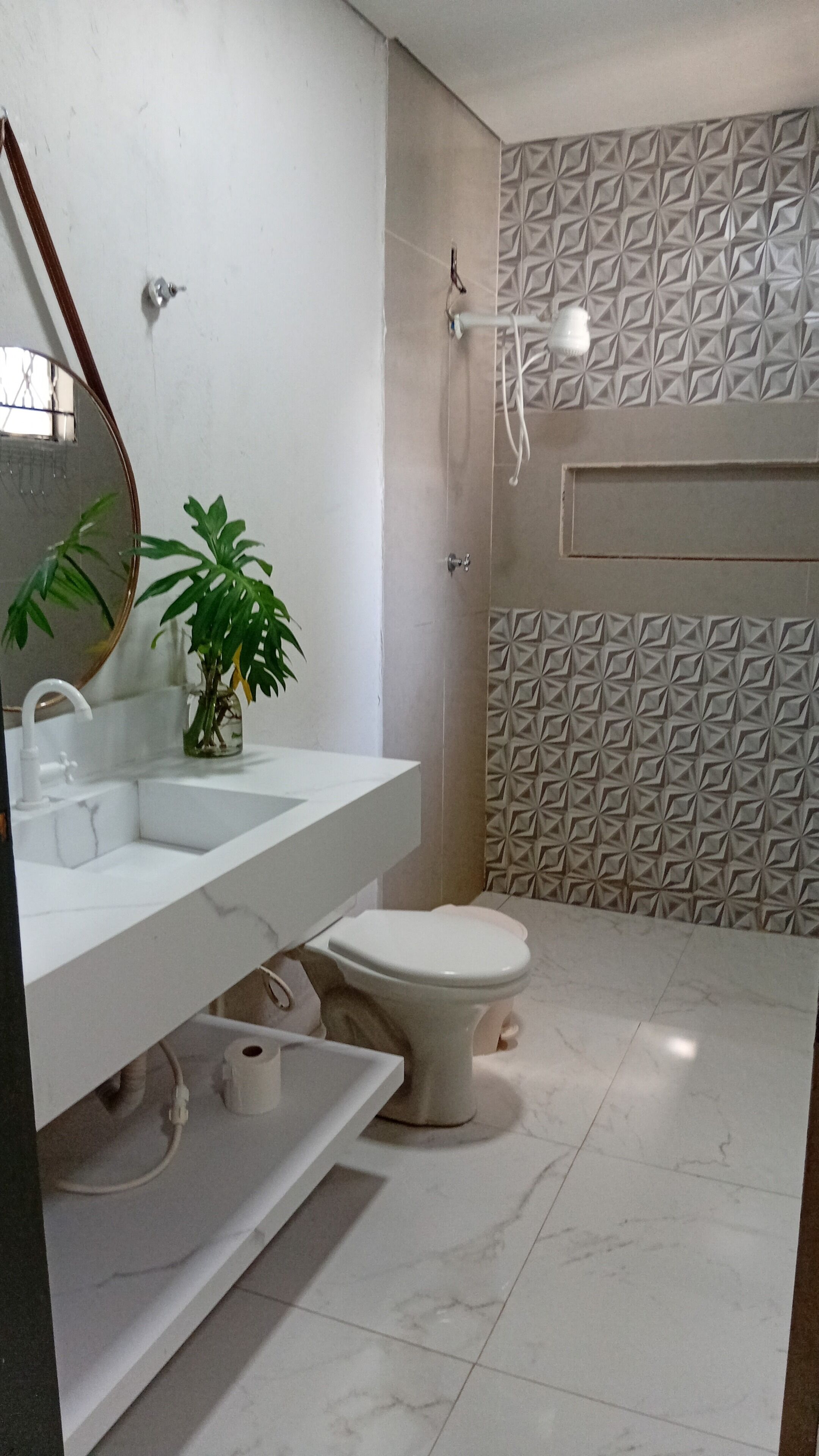 Economy Duplex | Bathroom