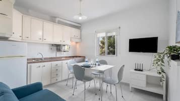 Apartment, 1 Bedroom, Ocean View | Interior