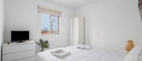 Apartment, 1 Bedroom, Ocean View | 1 bedroom
