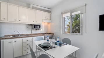 Apartment, 1 Bedroom, Ocean View | Interior